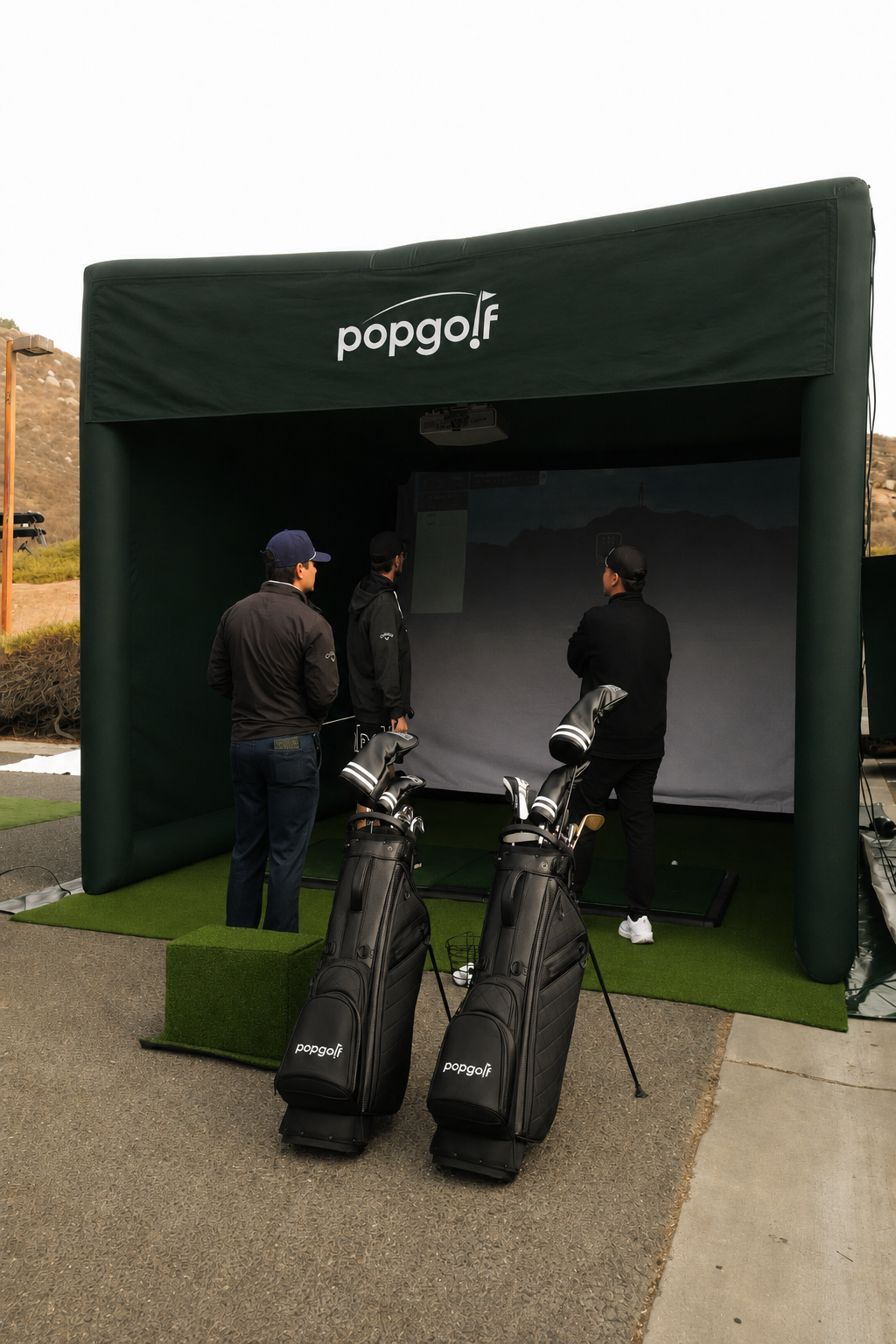Simulador Popgolf en evento corporativo premium al atardecer